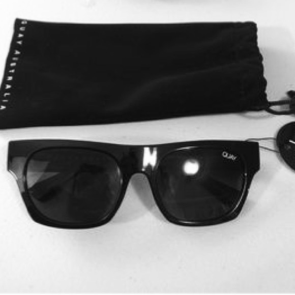 QUAY Australia Black Sunglasses w/Soft Case - Picture 4 of 6